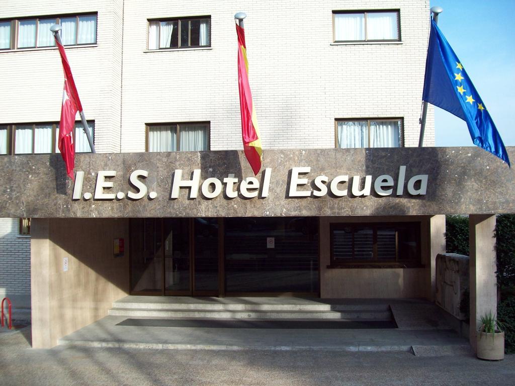 马德里埃斯库埃拉酒店 外观 照片